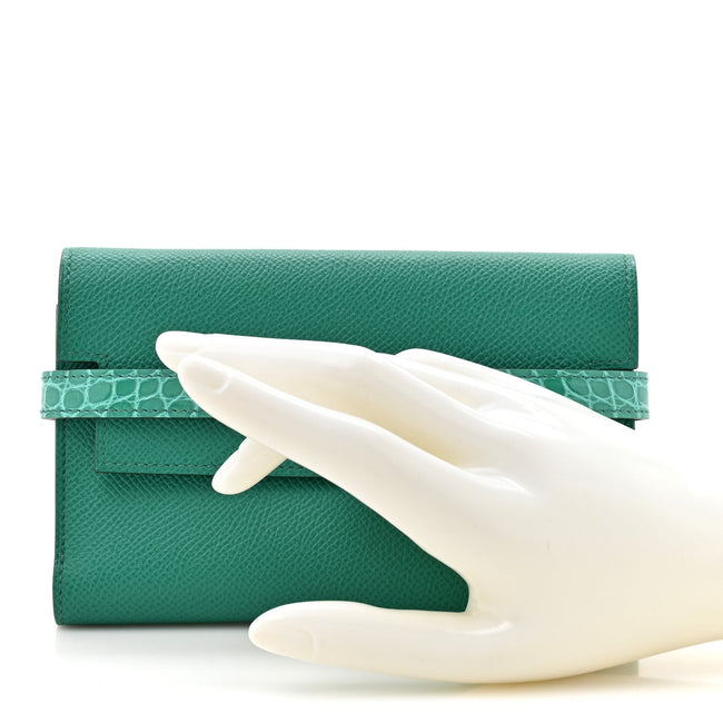 Epsom Shiny Alligator Kelly Medium Wallet Vert Jade Main Image