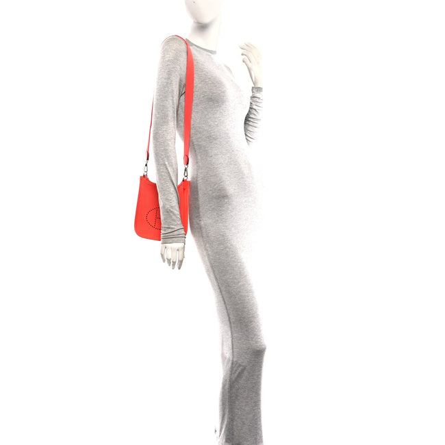 Taurillon Clemence Evelyne TPM Rouge Pivoine Main Image