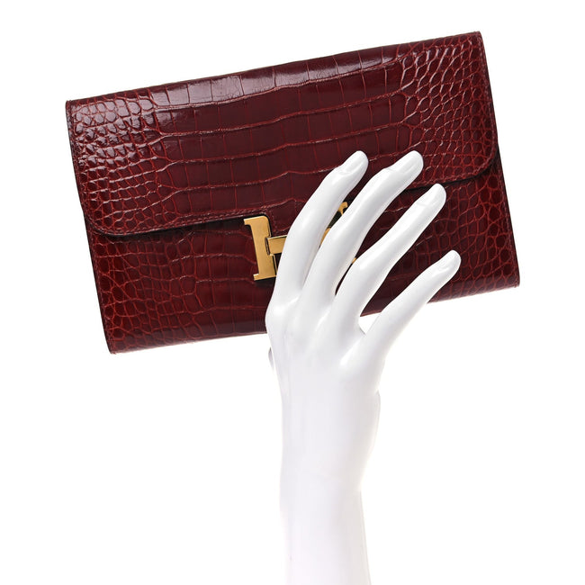 Shiny Alligator Constance Long Wallet Rouge Vif Main Image