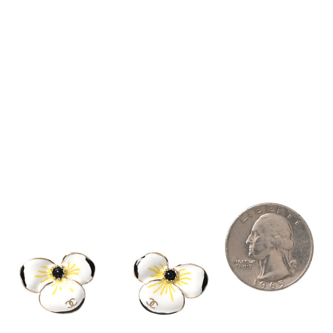 Metal Resin Glass Pearl CC Flower Stud Earrings Gold White Black Main Image