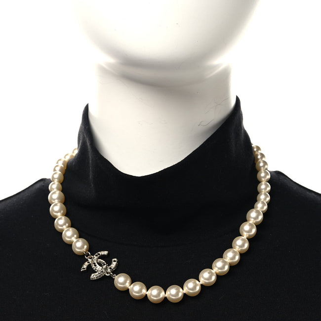 Pearl Crystal CC Short Necklace Gold Black Main Image