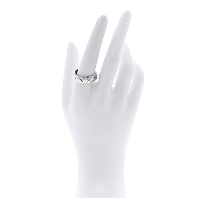18K White Gold Small Coco Crush Ring 62 10 Main Image