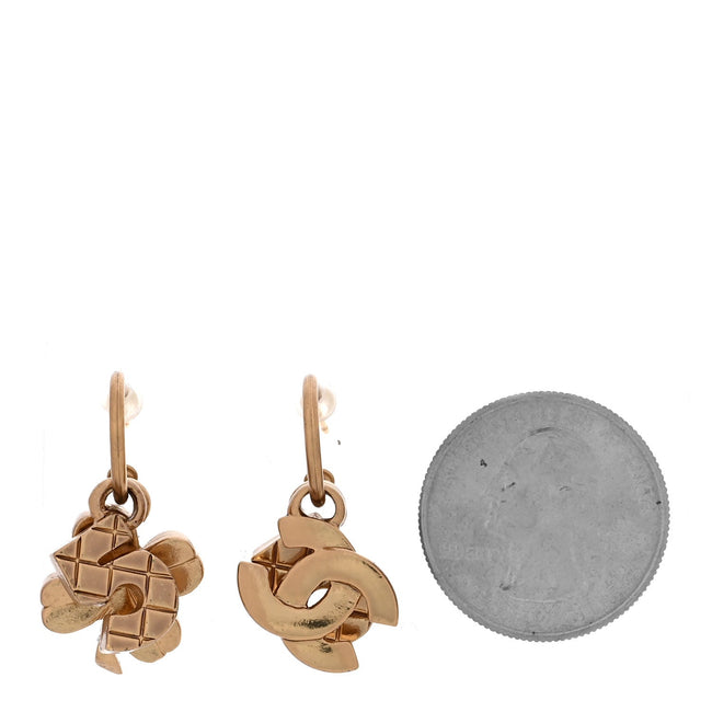Metal Drop No 5 Clover CC Earrings Gold Main Image