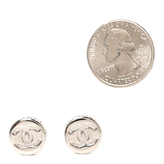 Metal Round CC Earrings Silver Main Image