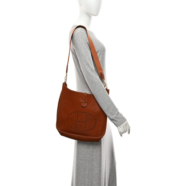 Taurillon Clemence Evelyne GM Noisette Main Image