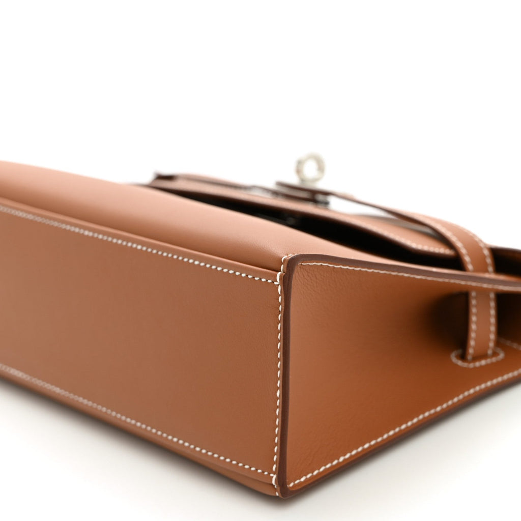 Swift Kelly Pochette Clutch Gold