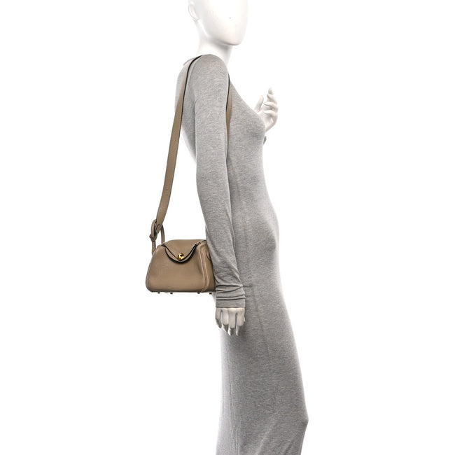 Taurillon Clemence Mini Lindy 20 Trench Main Image
