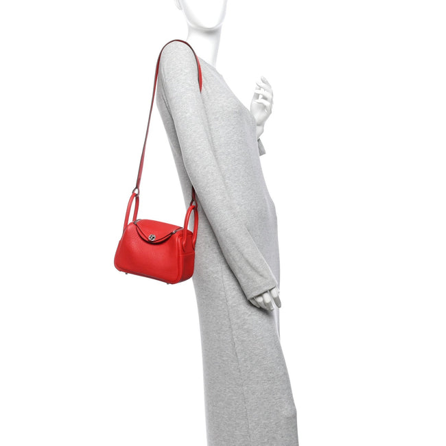 Taurillon Clemence Mini Lindy 20 Rouge Radieux Main Image
