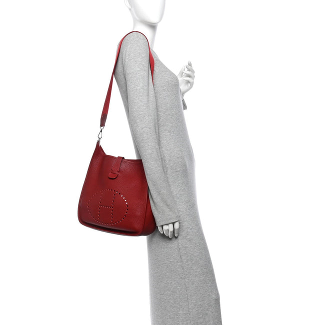 Taurillon Clemence Evelyne II PM Rouge Garance Main Image
