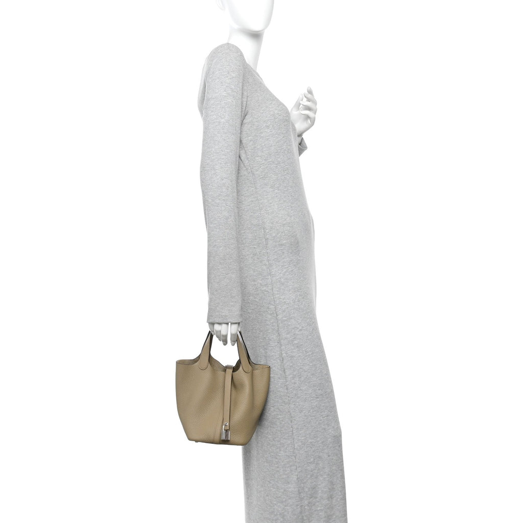 Taurillon Clemence Picotin Lock 18 PM Beige Marfa