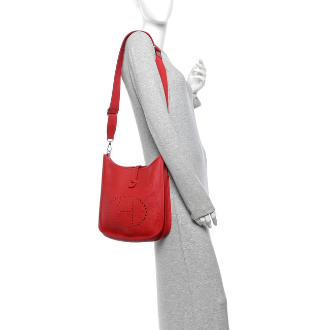 Taurillon Clemence Evelyne III PM Rouge Casaque Main Image