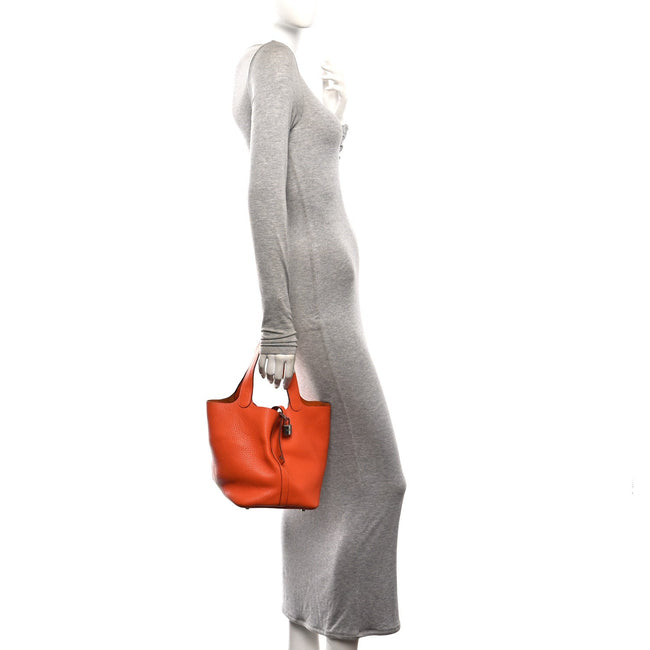 Taurillon Clemence Picotin Lock 22 MM Orange Main Image