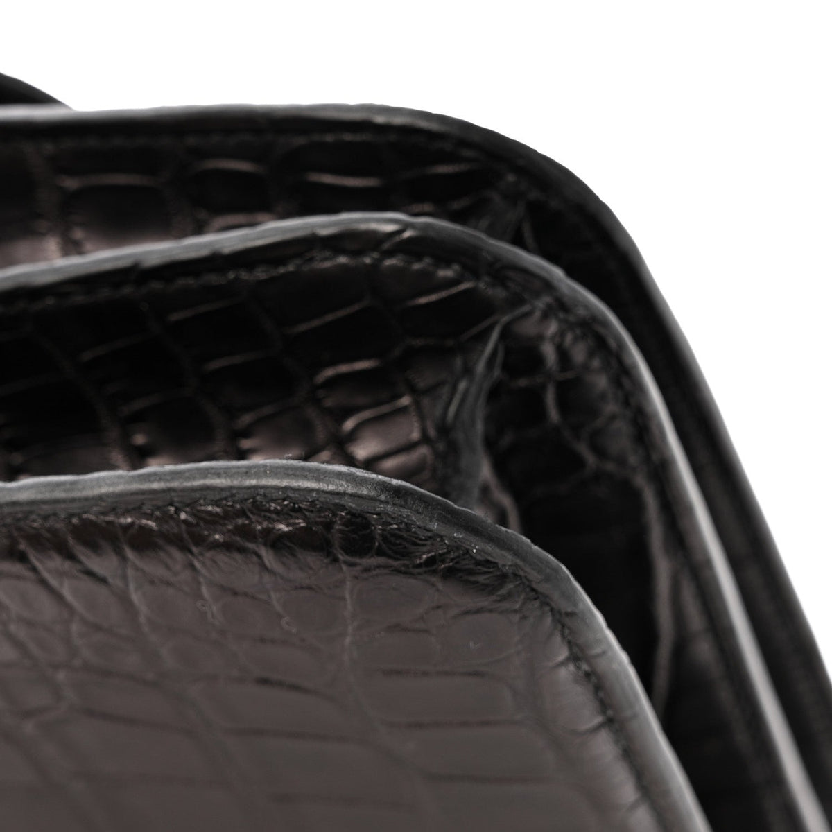 Matte Alligator Constance 18 Black