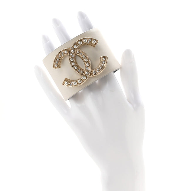 Calfskin Crystal Pearls Coronation Cuff M White Main Image