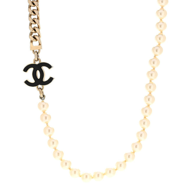 Pearl Resin CC Choker Necklace Gold White Black Hover Image