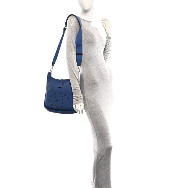 Taurillon Clemence Evelyne III PM Bleu Agate Main Image