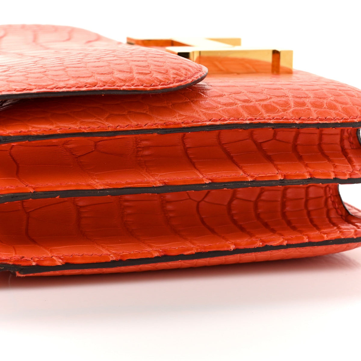 Matte Alligator Constance 18 Rouge Indien