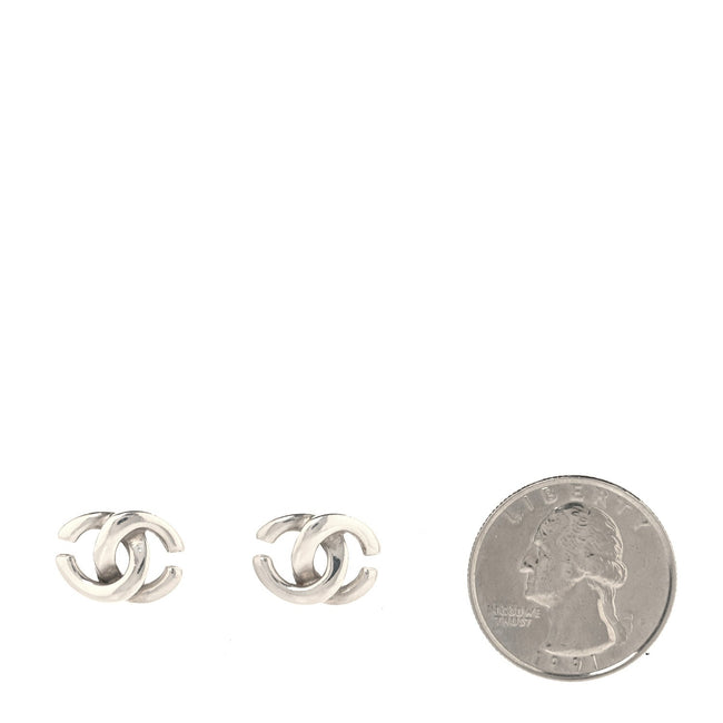 Twisted CC Small Earrings Silver Main Image