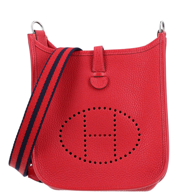 Taurillon Clemence Amazone Evelyne TPM Rouge Casaque Bleu Saphir Hover Image