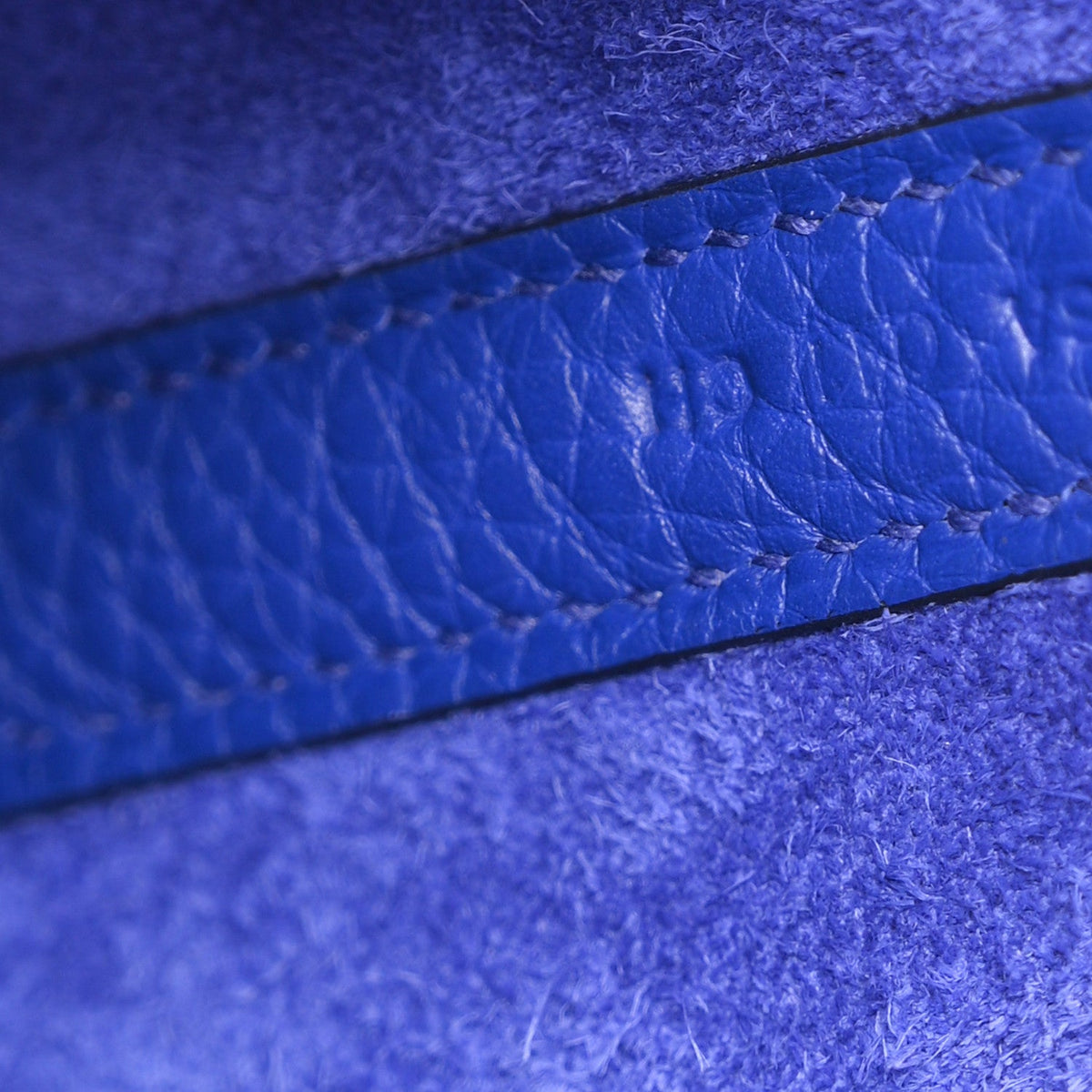 Taurillon Clemence Matte Alligator Picotin Lock Touch 22 MM Bleu Electrique