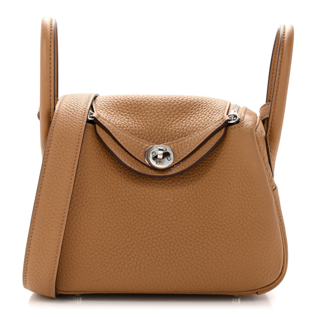 Taurillon Clemence Mini Lindy 20 Biscuit Hover Image