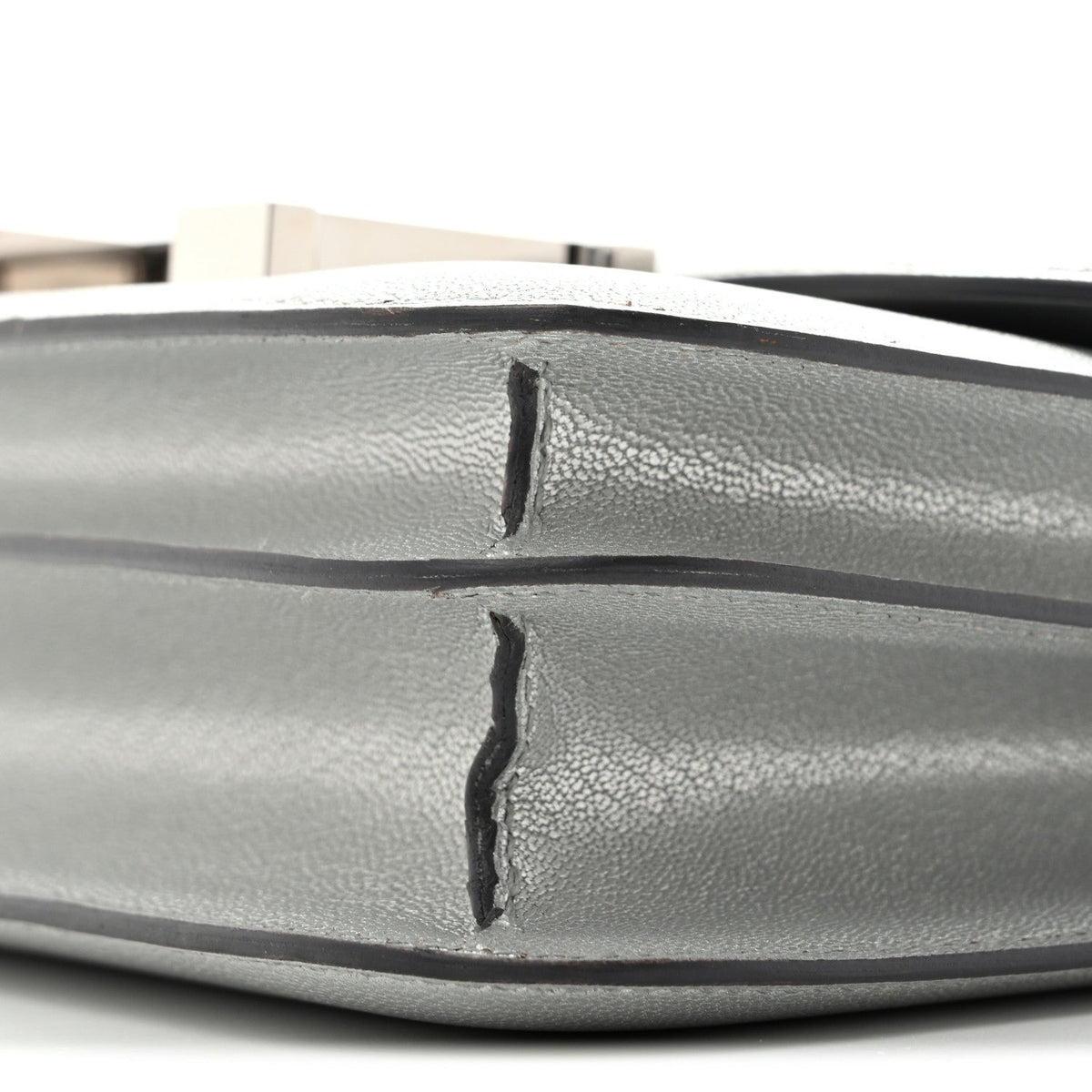 Metallic Chevre Chamkilight Constance 18 Argent